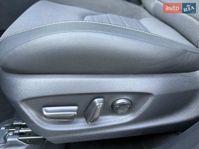 Фиолетовый Тойота C-HR, объемом двигателя 1.8 л и пробегом 2 тыс. км за 35300 $, фото 52 на Automoto.ua