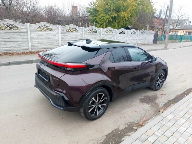 Фиолетовый Тойота C-HR, объемом двигателя 1.8 л и пробегом 2 тыс. км за 32800 $, фото 2 на Automoto.ua