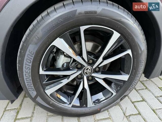 Фиолетовый Тойота C-HR, объемом двигателя 1.8 л и пробегом 2 тыс. км за 35300 $, фото 25 на Automoto.ua