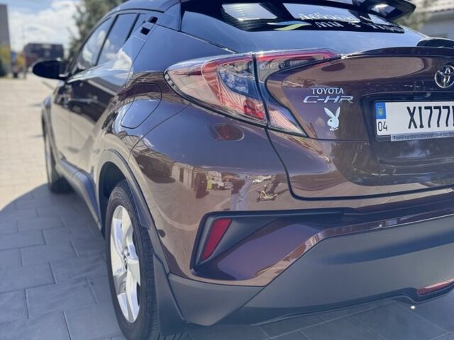 Коричневий Тойота C-HR, об'ємом двигуна 0 л та пробігом 128 тис. км за 23900 $, фото 1 на Automoto.ua