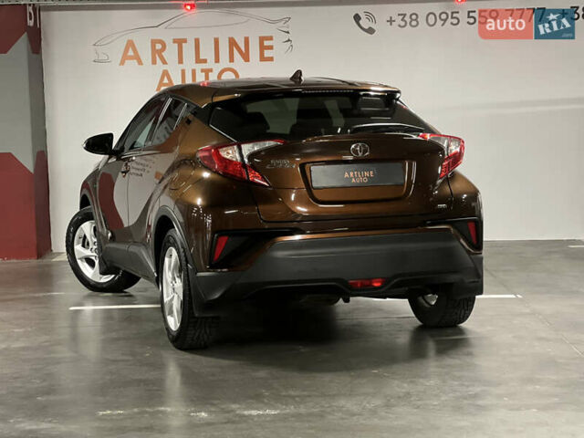 Коричневый Тойота C-HR, объемом двигателя 1.2 л и пробегом 52 тыс. км за 21999 $, фото 1 на Automoto.ua