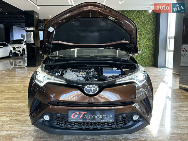 Коричневый Тойота C-HR, объемом двигателя 1.2 л и пробегом 56 тыс. км за 18900 $, фото 51 на Automoto.ua
