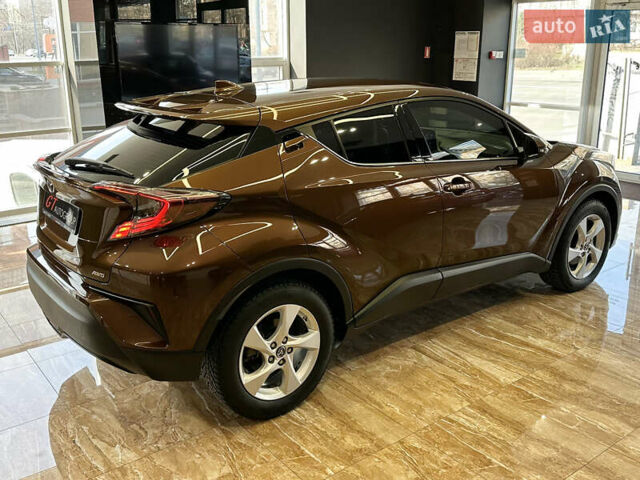 Коричневый Тойота C-HR, объемом двигателя 1.2 л и пробегом 56 тыс. км за 18900 $, фото 7 на Automoto.ua