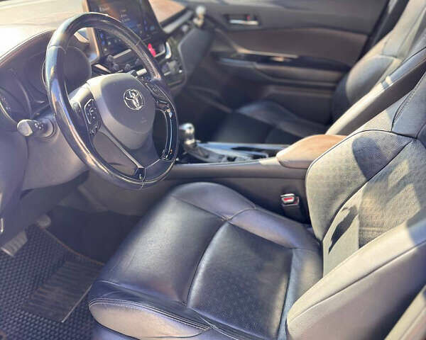 Коричневий Тойота C-HR, об'ємом двигуна 1.99 л та пробігом 128 тис. км за 23900 $, фото 28 на Automoto.ua