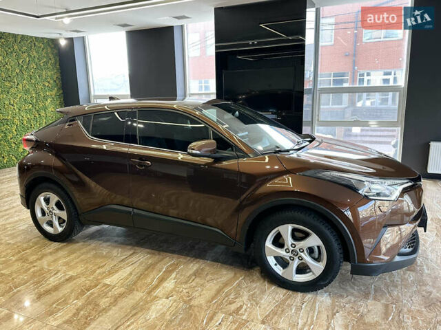 Коричневый Тойота C-HR, объемом двигателя 1.2 л и пробегом 56 тыс. км за 18900 $, фото 5 на Automoto.ua