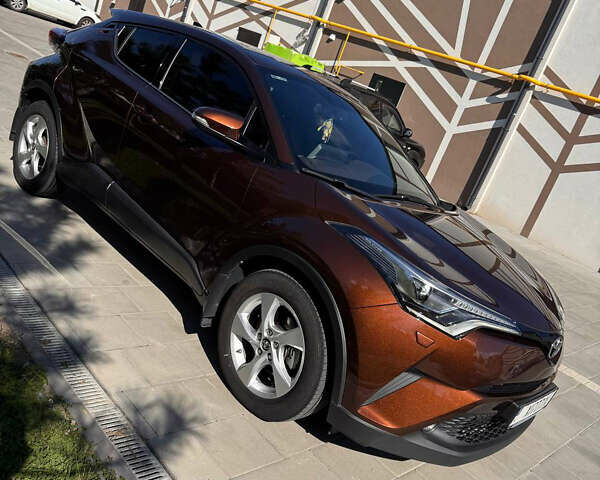 Коричневий Тойота C-HR, об'ємом двигуна 1.99 л та пробігом 128 тис. км за 23900 $, фото 14 на Automoto.ua