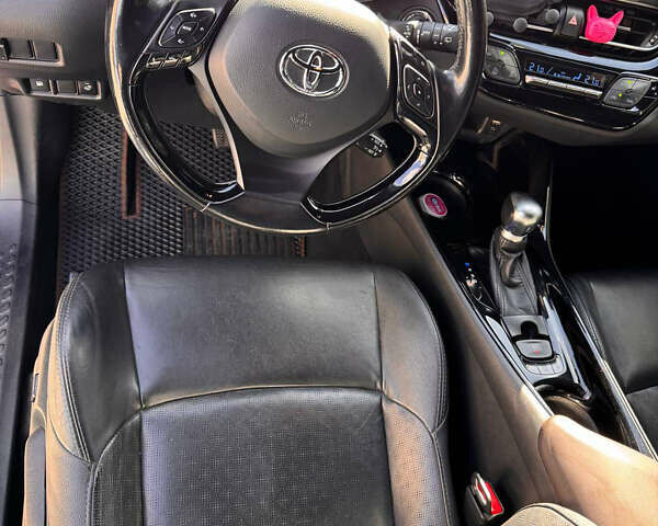 Коричневий Тойота C-HR, об'ємом двигуна 1.99 л та пробігом 128 тис. км за 23900 $, фото 24 на Automoto.ua