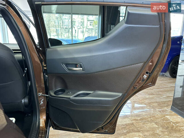 Коричневый Тойота C-HR, объемом двигателя 1.2 л и пробегом 56 тыс. км за 18900 $, фото 40 на Automoto.ua