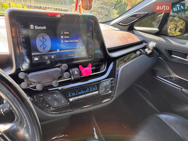 Коричневий Тойота C-HR, об'ємом двигуна 1.99 л та пробігом 128 тис. км за 23900 $, фото 2 на Automoto.ua
