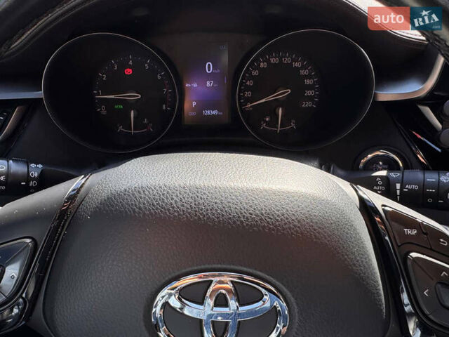 Коричневий Тойота C-HR, об'ємом двигуна 1.99 л та пробігом 128 тис. км за 23900 $, фото 8 на Automoto.ua