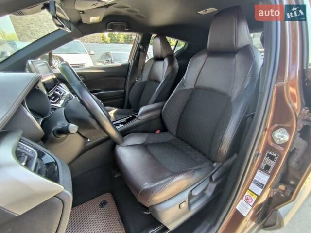 Коричневий Тойота C-HR, об'ємом двигуна 1.2 л та пробігом 86 тис. км за 19790 $, фото 8 на Automoto.ua