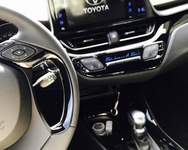 Коричневый Тойота C-HR, объемом двигателя 1.2 л и пробегом 57 тыс. км за 23500 $, фото 1 на Automoto.ua