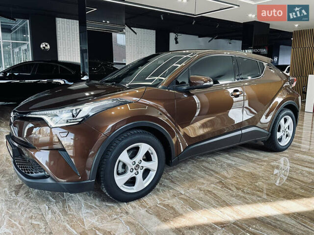 Коричневый Тойота C-HR, объемом двигателя 1.2 л и пробегом 56 тыс. км за 18900 $, фото 14 на Automoto.ua