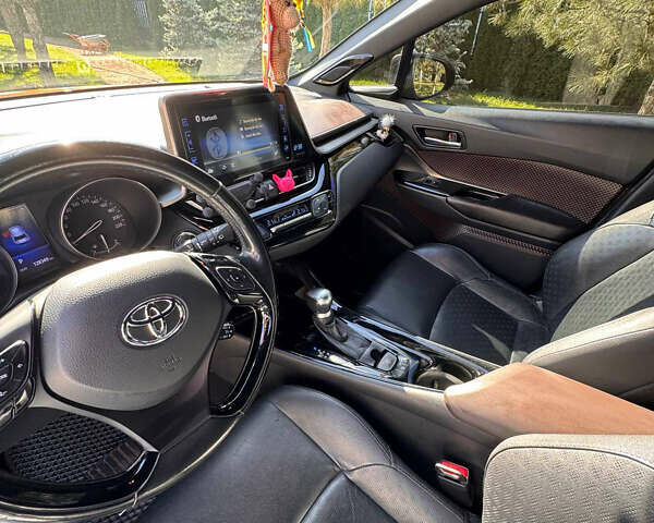 Коричневий Тойота C-HR, об'ємом двигуна 1.99 л та пробігом 128 тис. км за 23900 $, фото 6 на Automoto.ua