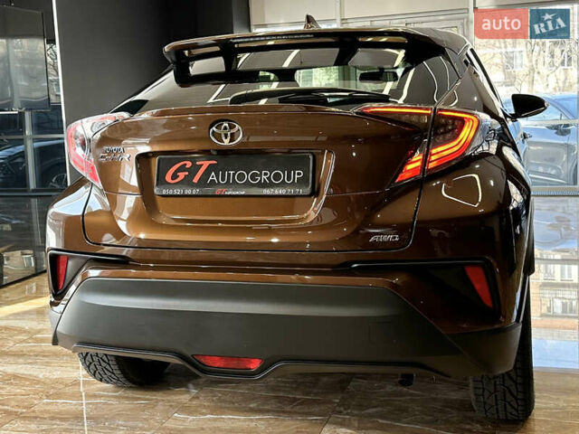 Коричневый Тойота C-HR, объемом двигателя 1.2 л и пробегом 56 тыс. км за 18900 $, фото 9 на Automoto.ua