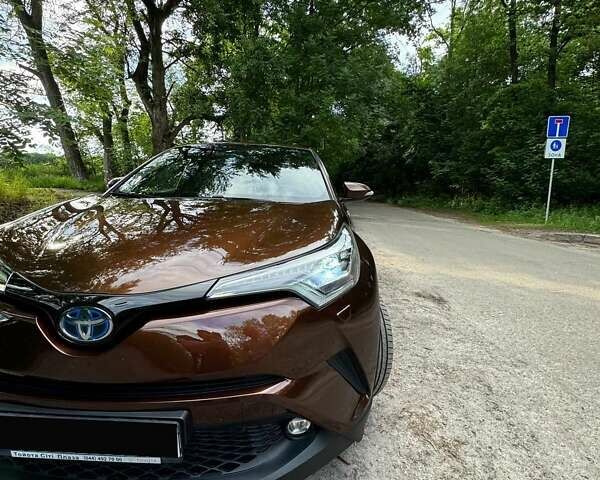 Коричневий Тойота C-HR, об'ємом двигуна 1.8 л та пробігом 194 тис. км за 21800 $, фото 13 на Automoto.ua
