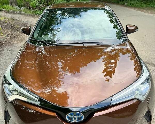 Коричневий Тойота C-HR, об'ємом двигуна 1.8 л та пробігом 194 тис. км за 21800 $, фото 2 на Automoto.ua