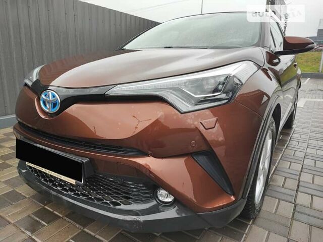 Коричневый Тойота C-HR, объемом двигателя 1.8 л и пробегом 65 тыс. км за 24900 $, фото 2 на Automoto.ua