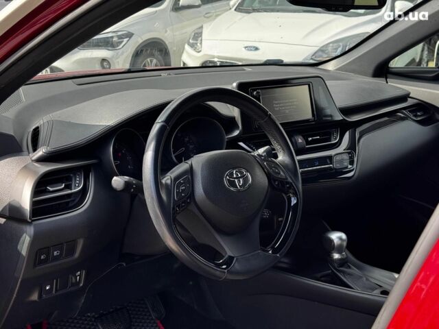 Красный Тойота C-HR, объемом двигателя 2 л и пробегом 76 тыс. км за 17690 $, фото 15 на Automoto.ua