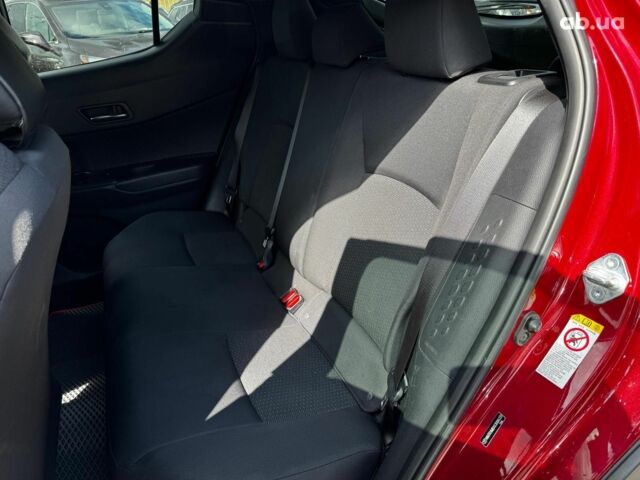 Красный Тойота C-HR, объемом двигателя 2 л и пробегом 76 тыс. км за 17690 $, фото 25 на Automoto.ua