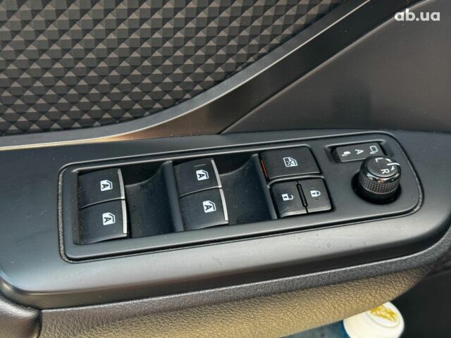 Красный Тойота C-HR, объемом двигателя 2 л и пробегом 76 тыс. км за 17690 $, фото 11 на Automoto.ua