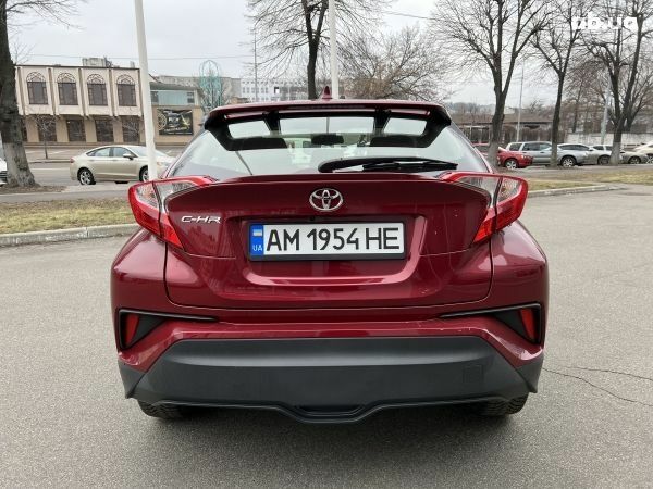Красный Тойота C-HR, объемом двигателя 2 л и пробегом 37 тыс. км за 22500 $, фото 4 на Automoto.ua