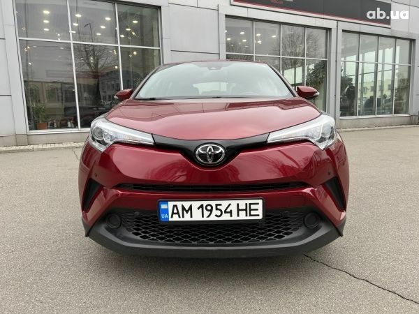 Красный Тойота C-HR, объемом двигателя 2 л и пробегом 37 тыс. км за 22500 $, фото 1 на Automoto.ua