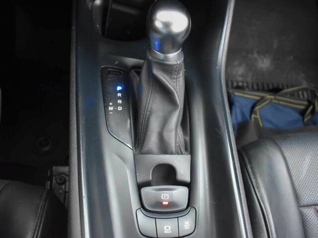 Красный Тойота C-HR, объемом двигателя 2 л и пробегом 36 тыс. км за 9200 $, фото 7 на Automoto.ua
