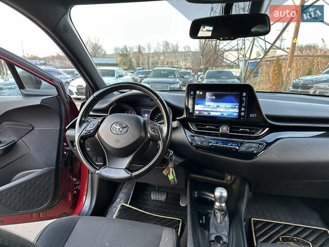 Красный Тойота C-HR, объемом двигателя 1.2 л и пробегом 138 тыс. км за 17500 $, фото 19 на Automoto.ua