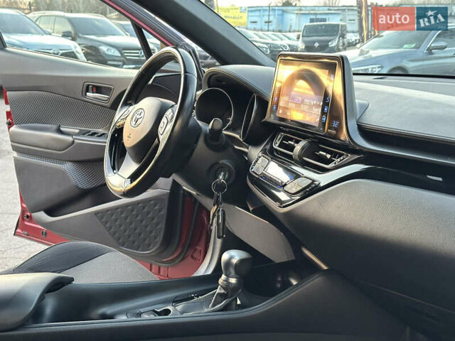 Красный Тойота C-HR, объемом двигателя 1.2 л и пробегом 138 тыс. км за 17500 $, фото 23 на Automoto.ua