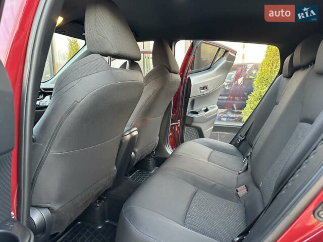 Красный Тойота C-HR, объемом двигателя 1.2 л и пробегом 138 тыс. км за 17500 $, фото 15 на Automoto.ua