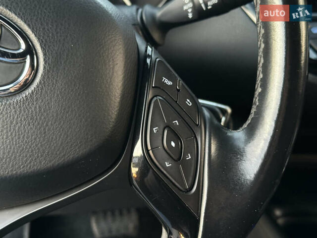 Красный Тойота C-HR, объемом двигателя 1.2 л и пробегом 138 тыс. км за 17500 $, фото 29 на Automoto.ua