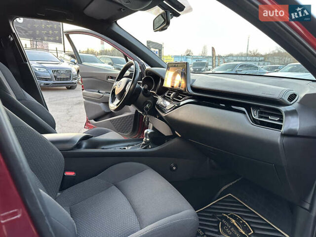 Красный Тойота C-HR, объемом двигателя 1.2 л и пробегом 138 тыс. км за 17500 $, фото 22 на Automoto.ua