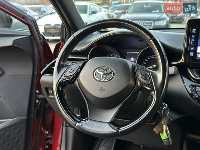 Красный Тойота C-HR, объемом двигателя 1.2 л и пробегом 138 тыс. км за 17500 $, фото 20 на Automoto.ua