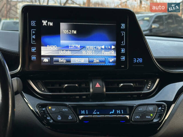 Красный Тойота C-HR, объемом двигателя 1.2 л и пробегом 138 тыс. км за 17500 $, фото 30 на Automoto.ua