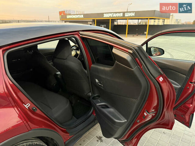 Красный Тойота C-HR, объемом двигателя 1.2 л и пробегом 131 тыс. км за 17700 $, фото 21 на Automoto.ua