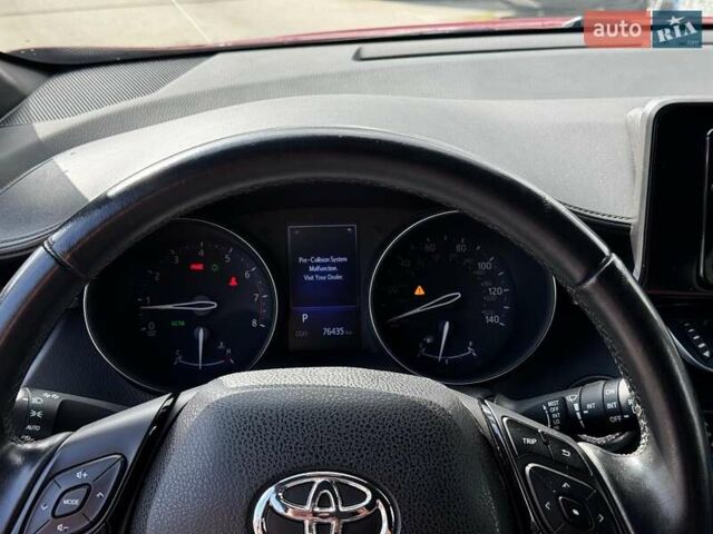 Красный Тойота C-HR, объемом двигателя 2 л и пробегом 76 тыс. км за 16640 $, фото 16 на Automoto.ua