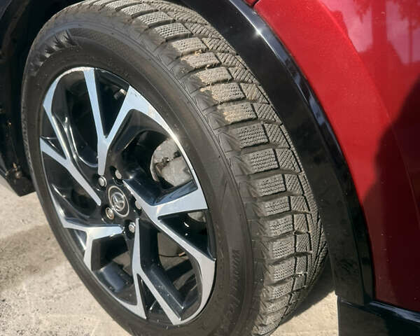 Красный Тойота C-HR, объемом двигателя 1.99 л и пробегом 110 тыс. км за 19200 $, фото 15 на Automoto.ua