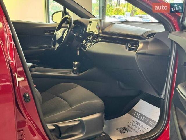 Красный Тойота C-HR, объемом двигателя 1.99 л и пробегом 59 тыс. км за 17900 $, фото 30 на Automoto.ua