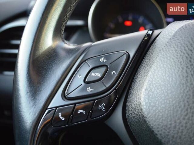 Красный Тойота C-HR, объемом двигателя 1.99 л и пробегом 99 тыс. км за 15500 $, фото 19 на Automoto.ua