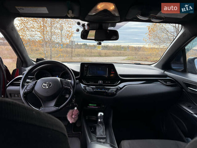 Красный Тойота C-HR, объемом двигателя 1.99 л и пробегом 110 тыс. км за 19200 $, фото 13 на Automoto.ua