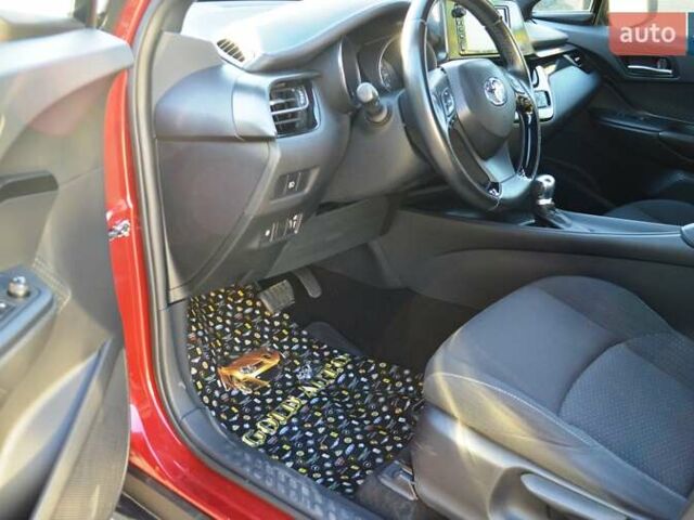Красный Тойота C-HR, объемом двигателя 1.99 л и пробегом 99 тыс. км за 15500 $, фото 16 на Automoto.ua