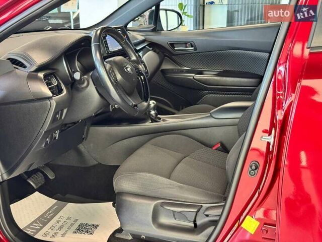 Красный Тойота C-HR, объемом двигателя 1.99 л и пробегом 59 тыс. км за 17900 $, фото 21 на Automoto.ua
