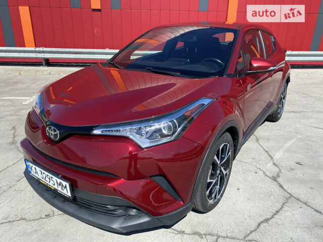 Красный Тойота C-HR, объемом двигателя 1.99 л и пробегом 67 тыс. км за 19100 $, фото 2 на Automoto.ua