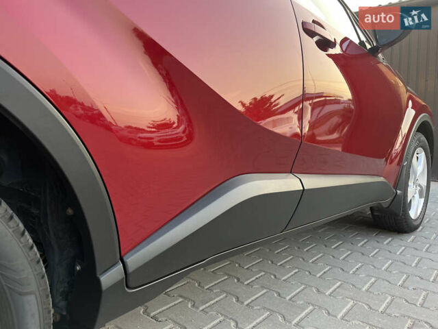 Красный Тойота C-HR, объемом двигателя 1.99 л и пробегом 92 тыс. км за 19950 $, фото 39 на Automoto.ua