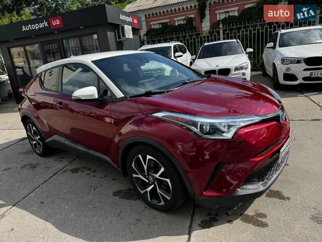 Красный Тойота C-HR, объемом двигателя 2 л и пробегом 76 тыс. км за 16640 $, фото 5 на Automoto.ua