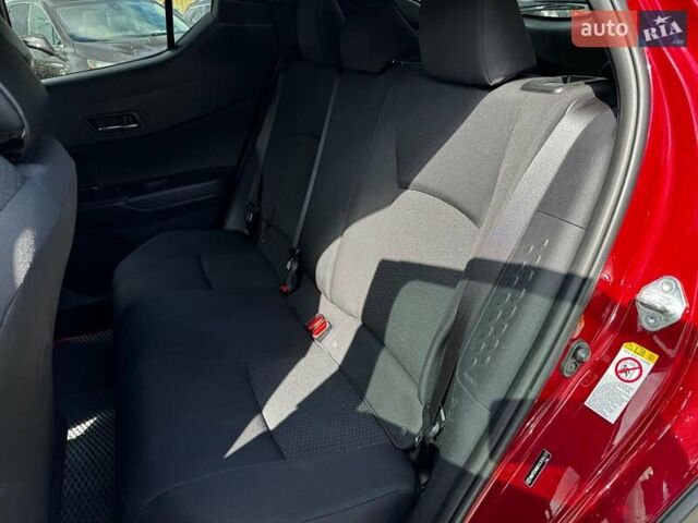 Красный Тойота C-HR, объемом двигателя 2 л и пробегом 76 тыс. км за 16640 $, фото 24 на Automoto.ua