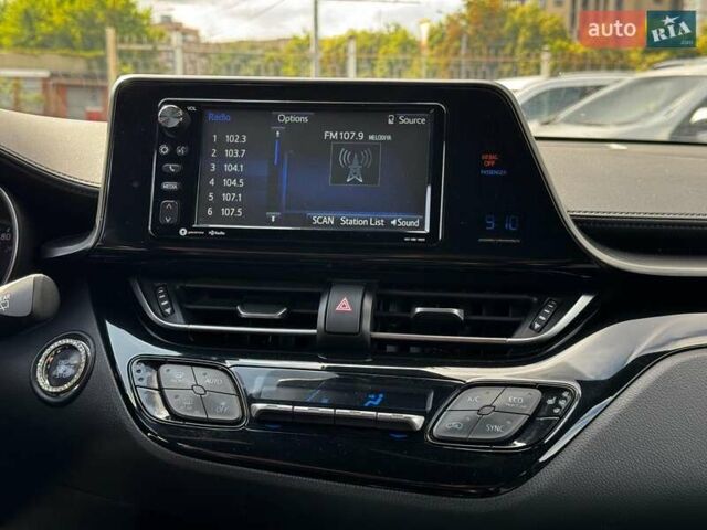 Красный Тойота C-HR, объемом двигателя 2 л и пробегом 76 тыс. км за 16640 $, фото 23 на Automoto.ua