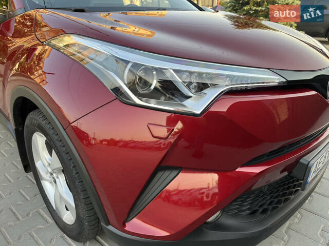 Красный Тойота C-HR, объемом двигателя 1.99 л и пробегом 92 тыс. км за 19950 $, фото 9 на Automoto.ua