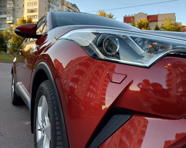 Червоний Тойота C-HR, об'ємом двигуна 1.2 л та пробігом 159 тис. км за 18800 $, фото 2 на Automoto.ua